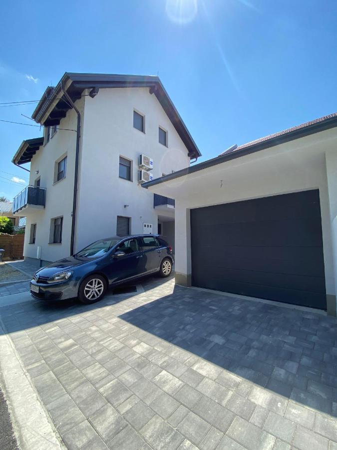 Apartment Silvia Zagreb Bagian luar foto